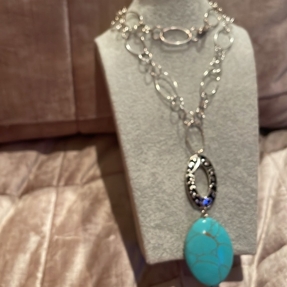 Turquoise & Silver Necklace - Picture 4 of 7